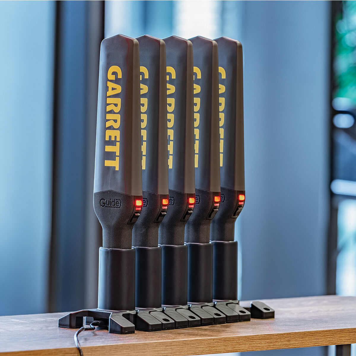 GARRETT GUIDE with Charging Base Kit NEXT GENERATION HANDHELD SECURITY
